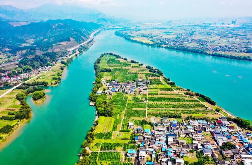 2022年3月17日，在广西柳州市融安县浮石镇鹭鹚洲村拍摄的田园美景。