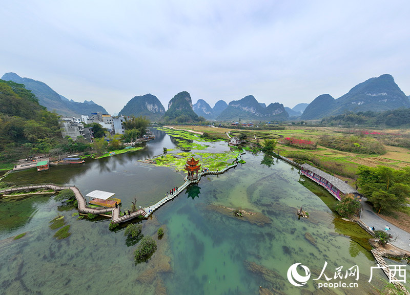 这一方山水,仿如桃源秘境。人民网 付华周摄 这一方山水,仿如桃源秘境。人民网 付华周摄