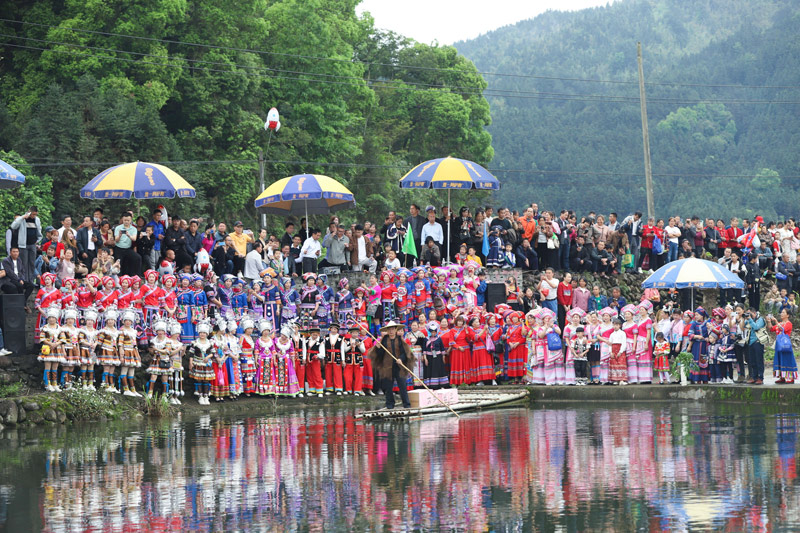 刘三姐大型实景演出现场。