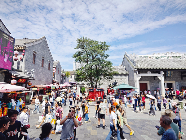 邕州古城·三街两巷历史文化街区成为溯源邕城脉络的研学实践教育场所。记者梁枫摄