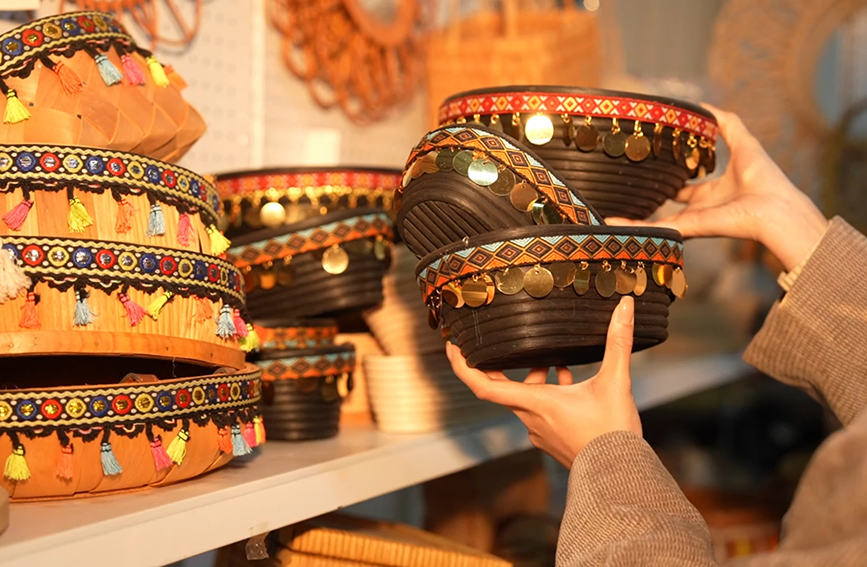 兼具实用性与艺术性的编织品。饶小宇摄